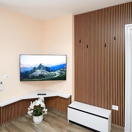 Queen Apartmets Влёра Экстерьер фото