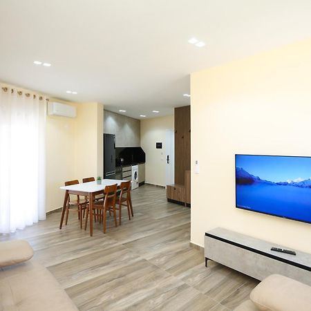 Queen Apartmets Влёра Экстерьер фото