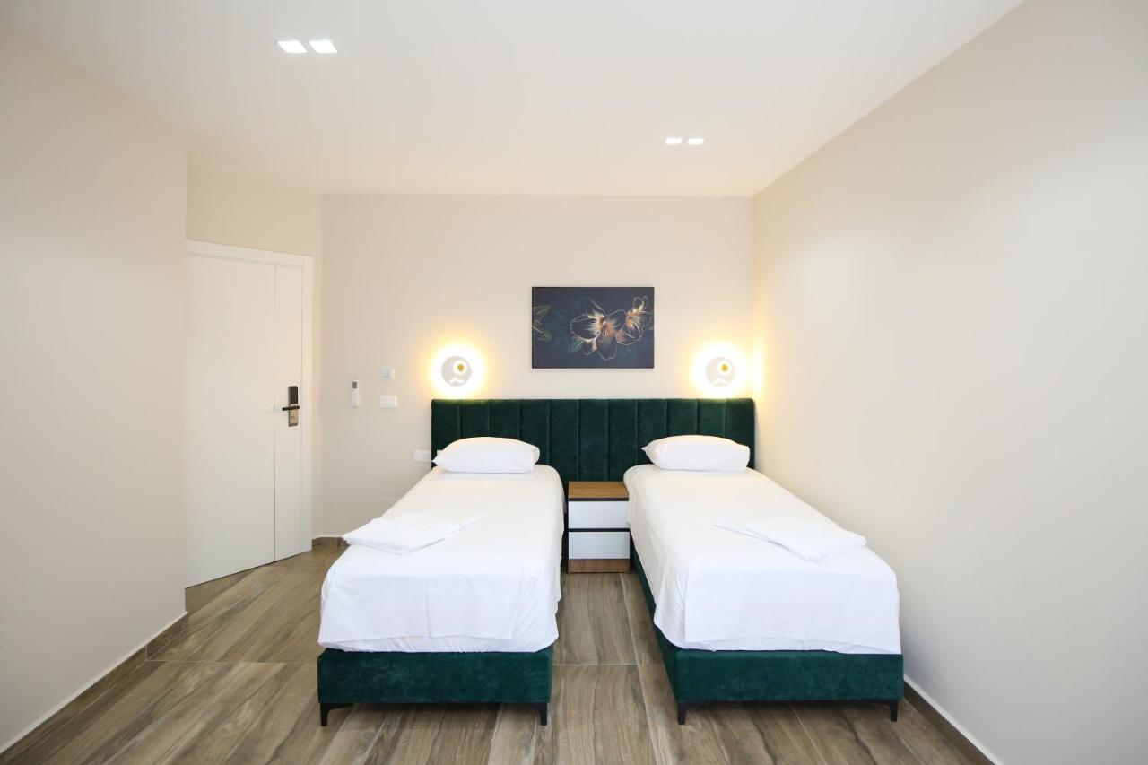 Queen Apartmets Влёра Экстерьер фото