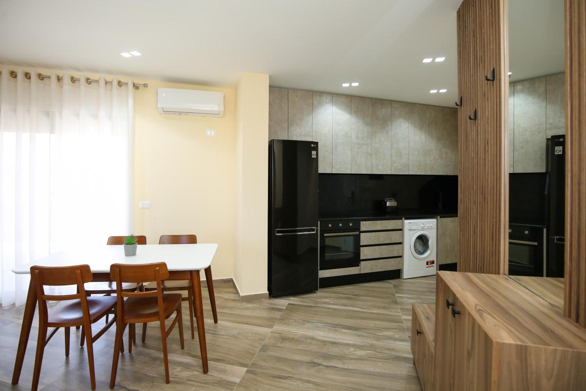 Queen Apartmets Влёра Экстерьер фото