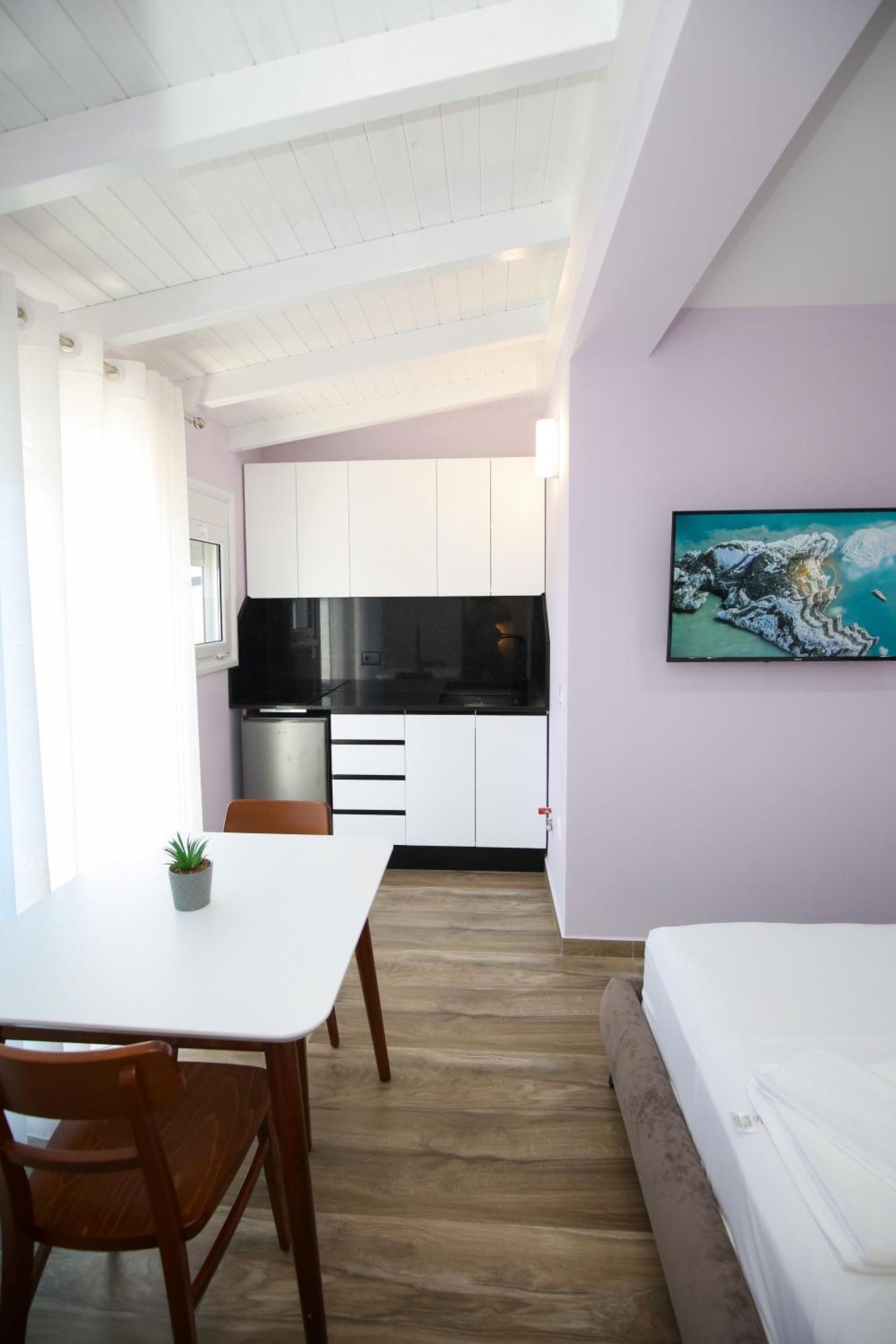 Queen Apartmets Влёра Номер фото