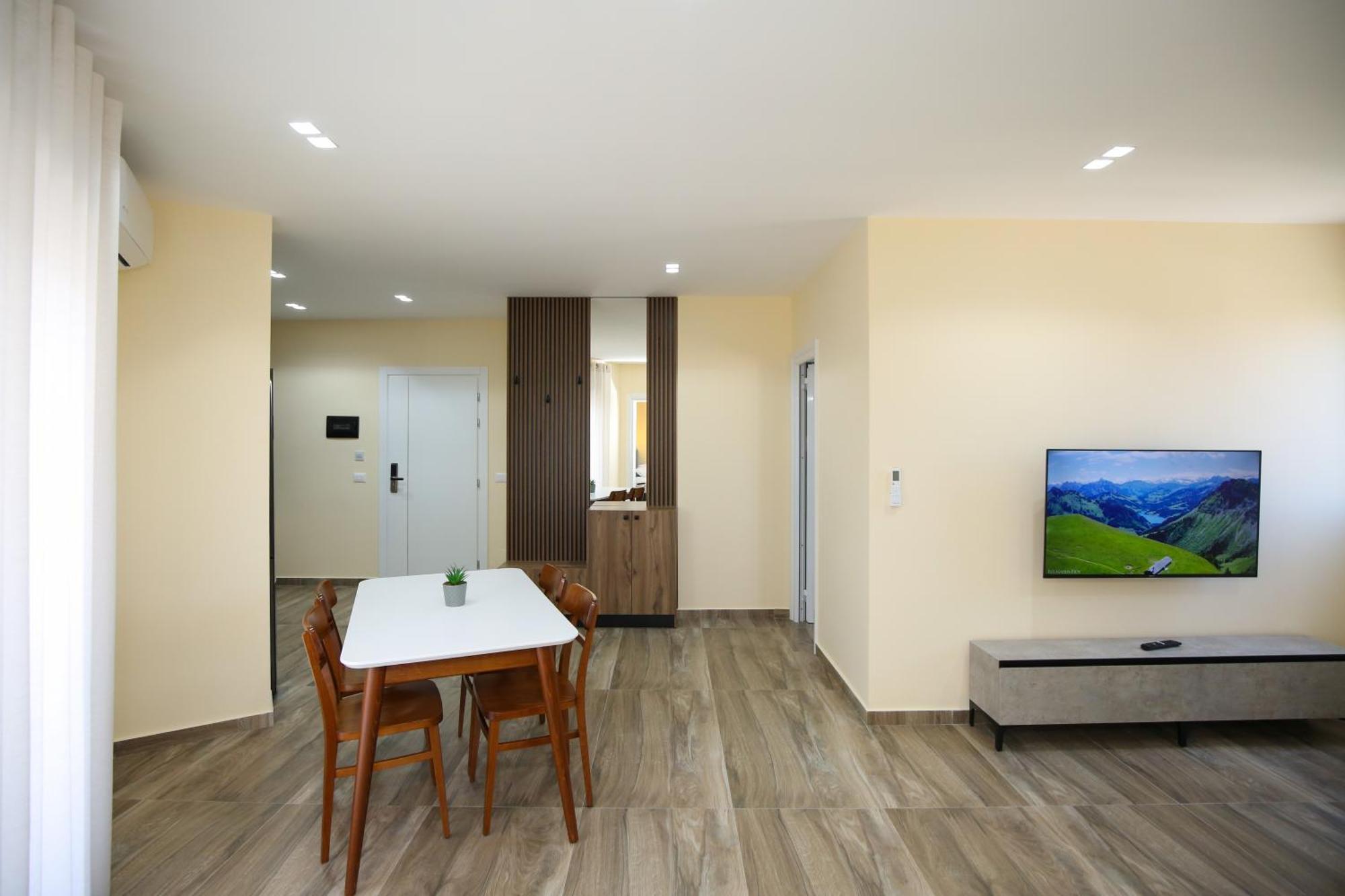 Queen Apartmets Влёра Номер фото