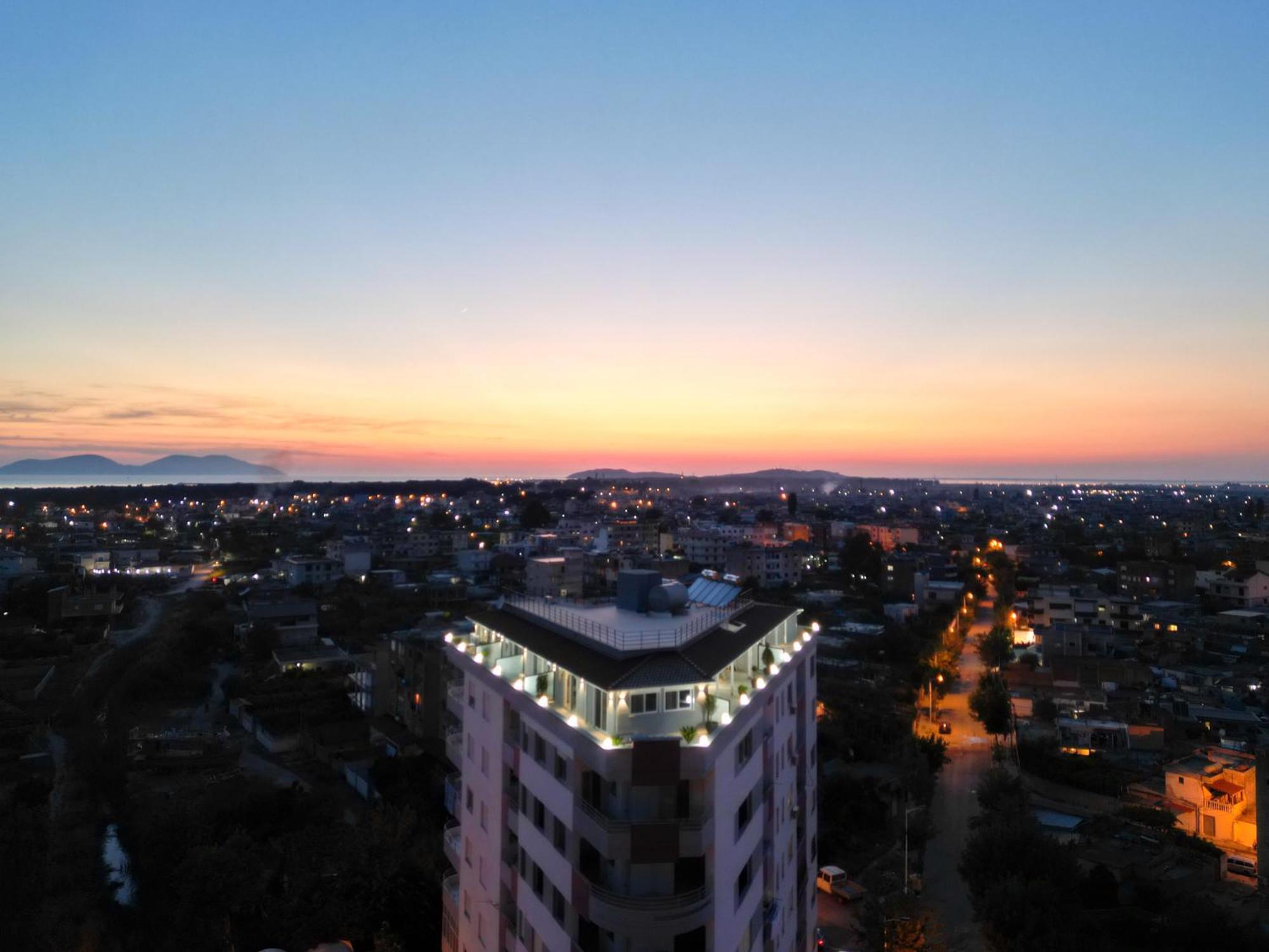 Queen Apartmets Влёра Номер фото